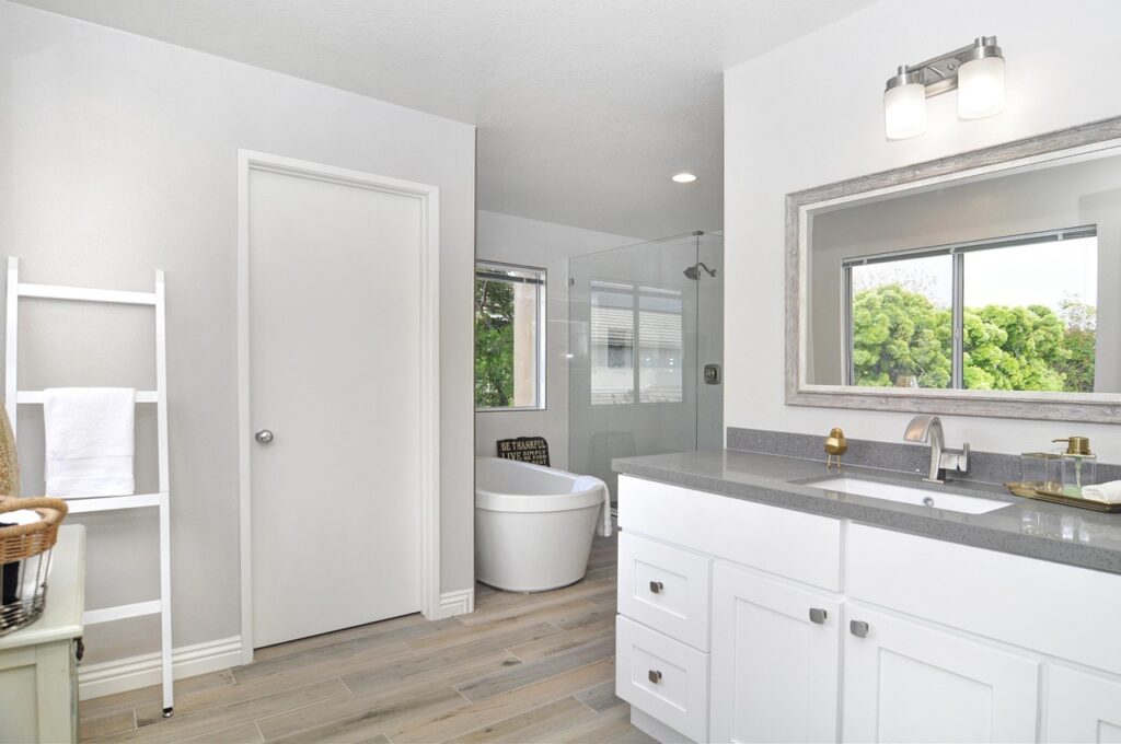 how to find reliable bathroom and kitchen contractor