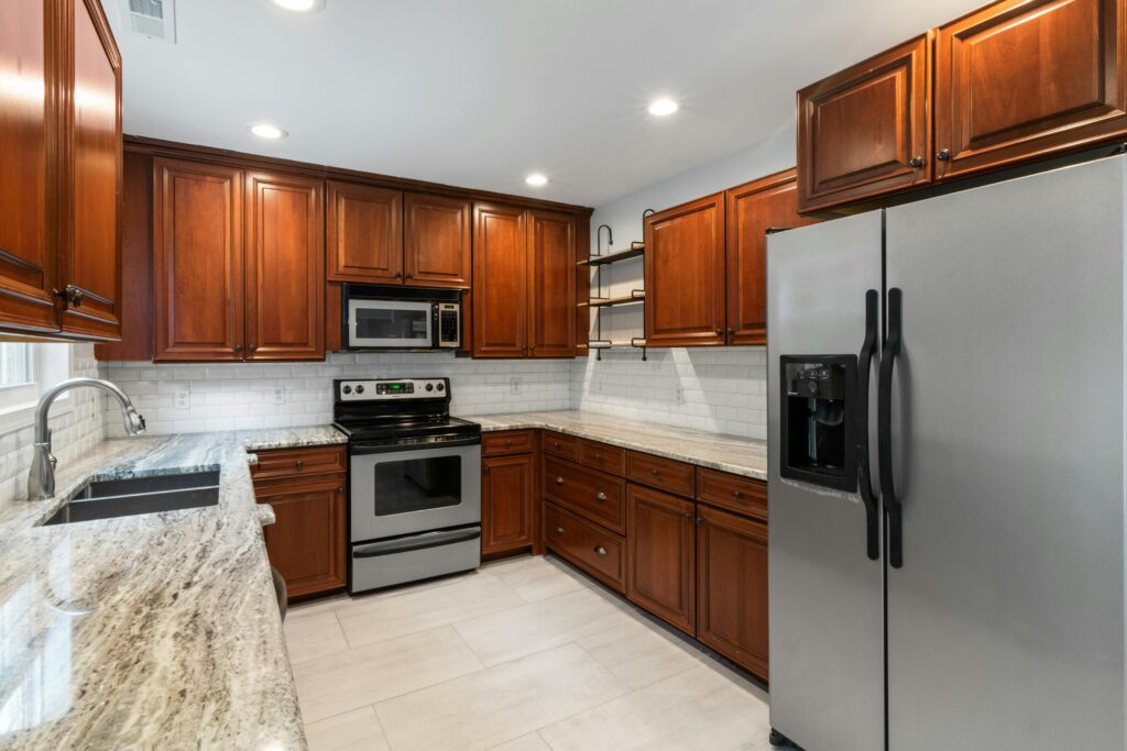 how to find reliable bathroom and kitchen contractor